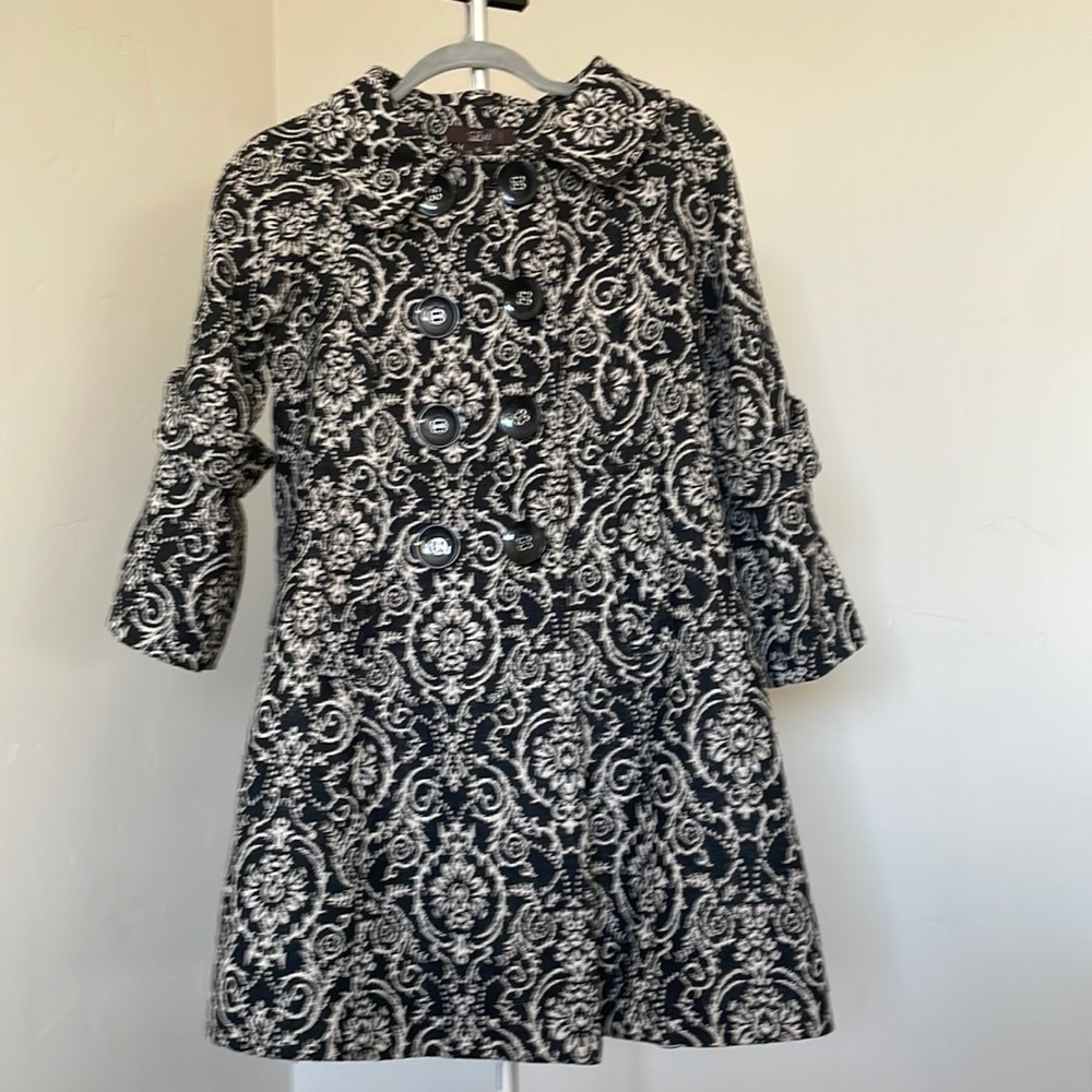 Luii cream/black coat, size Small